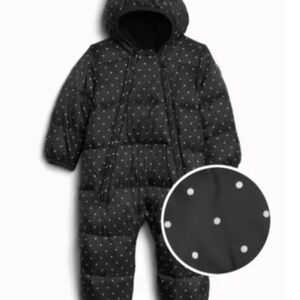 NWOT Gap Black Polka Dot Puffer Bunting Size 6-12 M